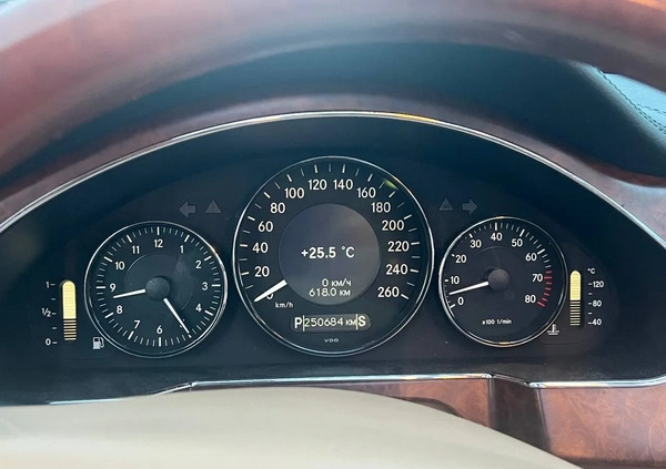 Mercedes-Benz CLS cena 25500 przebieg: 250684, rok produkcji 2006 z Warszawa małe 379